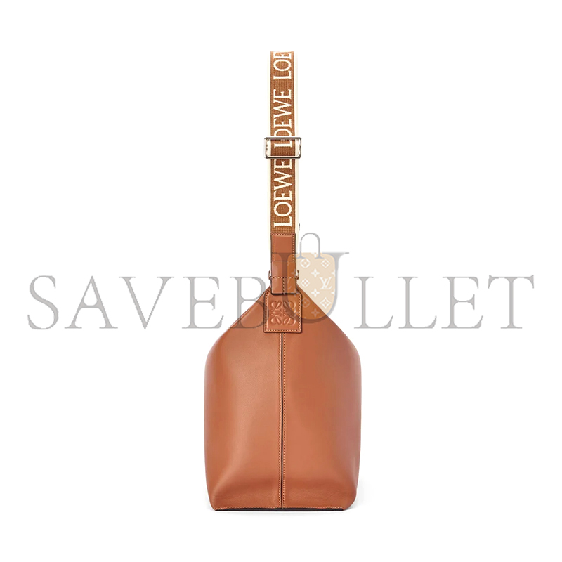 LOEWE CUBI CROSSBODY BAG IN SUPPLE SMOOTH CALFSKIN AND JACQUARD B906K70X01 (44*30*18cm) LOEWE CUBI CROSSBODY BAG IN SUPPLE SMOOTH CALFSKIN AND JACQUARD B906K70X01 (44*30*18cm)